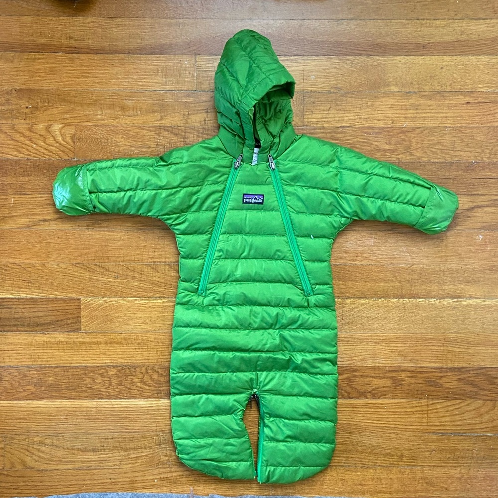 Patagonia Baby Snowsuit, EUC, Sz 0 months